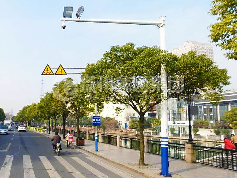 DJG-018，電子警察桿，治安監(jiān)控桿